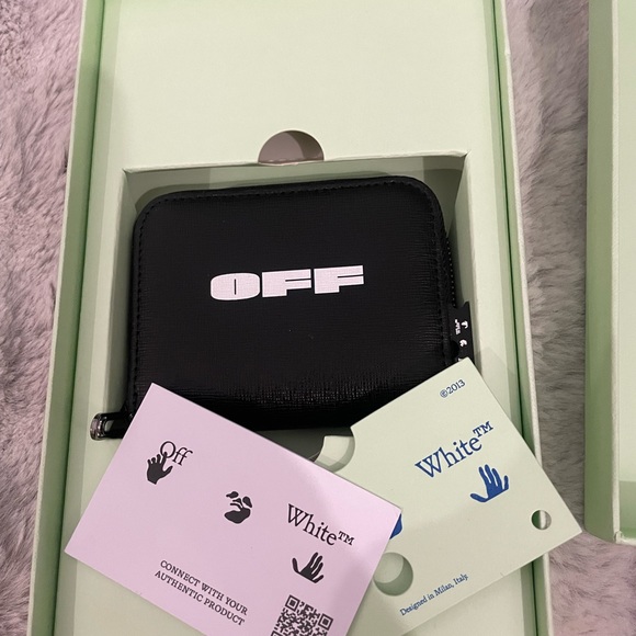 Off-White Logo Print Zip-Around Unisex Wallet - Picture 5 of 13